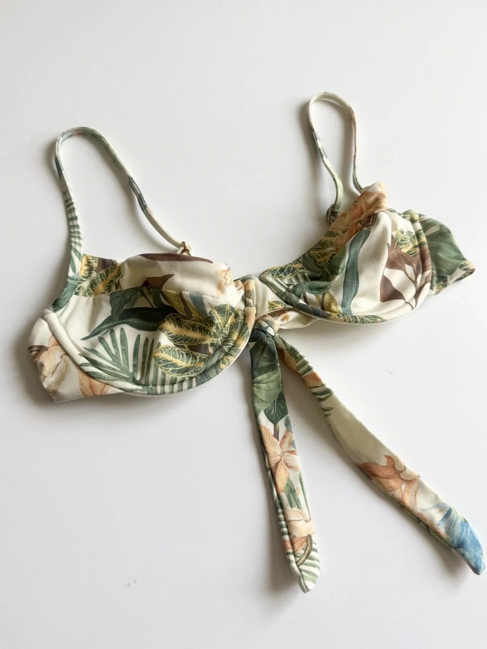 Monday Swimwear LARGE Mauiu underwired bikini top in Amazonia print